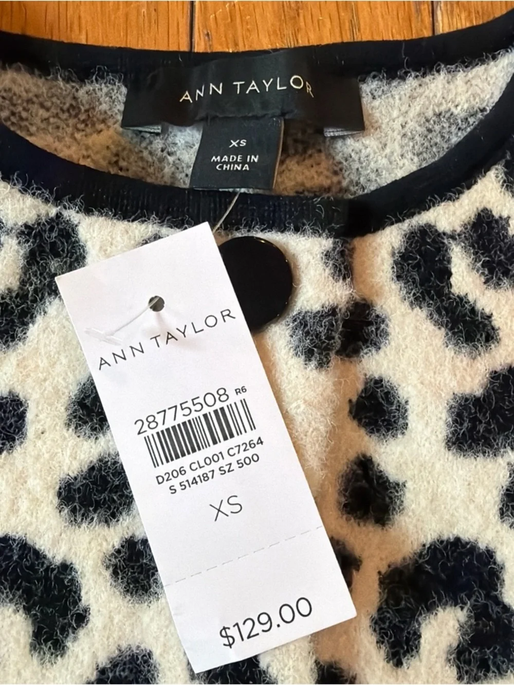 New $129 Ann Taylor Leopard Print Button Cardigan Sweater Sz XS Soft Jacquard - Picture 5 of 8
